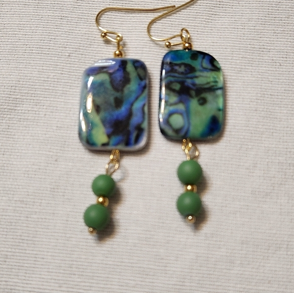 Hand Crafted Green and Blue Beaded Necklace Set Necklace Pierced Earrings - Picture 2 of 8